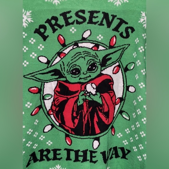 Christmas 🎄 UGLY Sweater Star Wars “Presents are the Way” Baby Grogu Size L - Picture 3 of 5